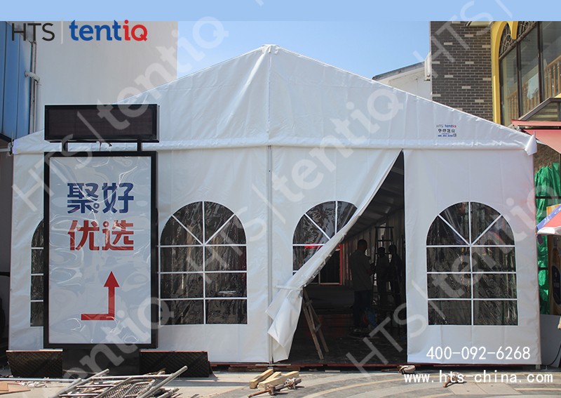 傳統(tǒng)建筑搭配篷房,用作超市門口走廊為顧客提高購物體驗 傳統(tǒng)建筑搭配篷房,用作超市門口走廊為顧客提高購物體驗