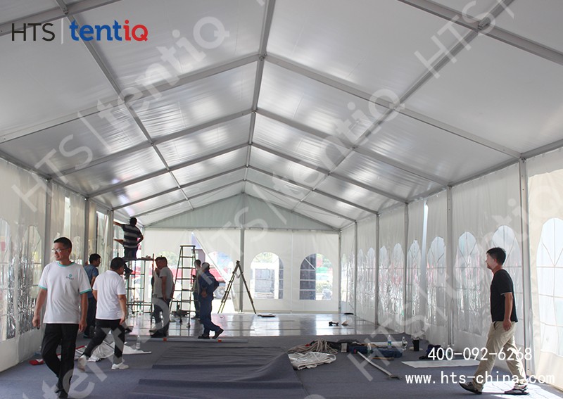 傳統(tǒng)建筑搭配篷房,用作超市門口走廊為顧客提高購物體驗 傳統(tǒng)建筑搭配篷房,用作超市門口走廊為顧客提高購物體驗